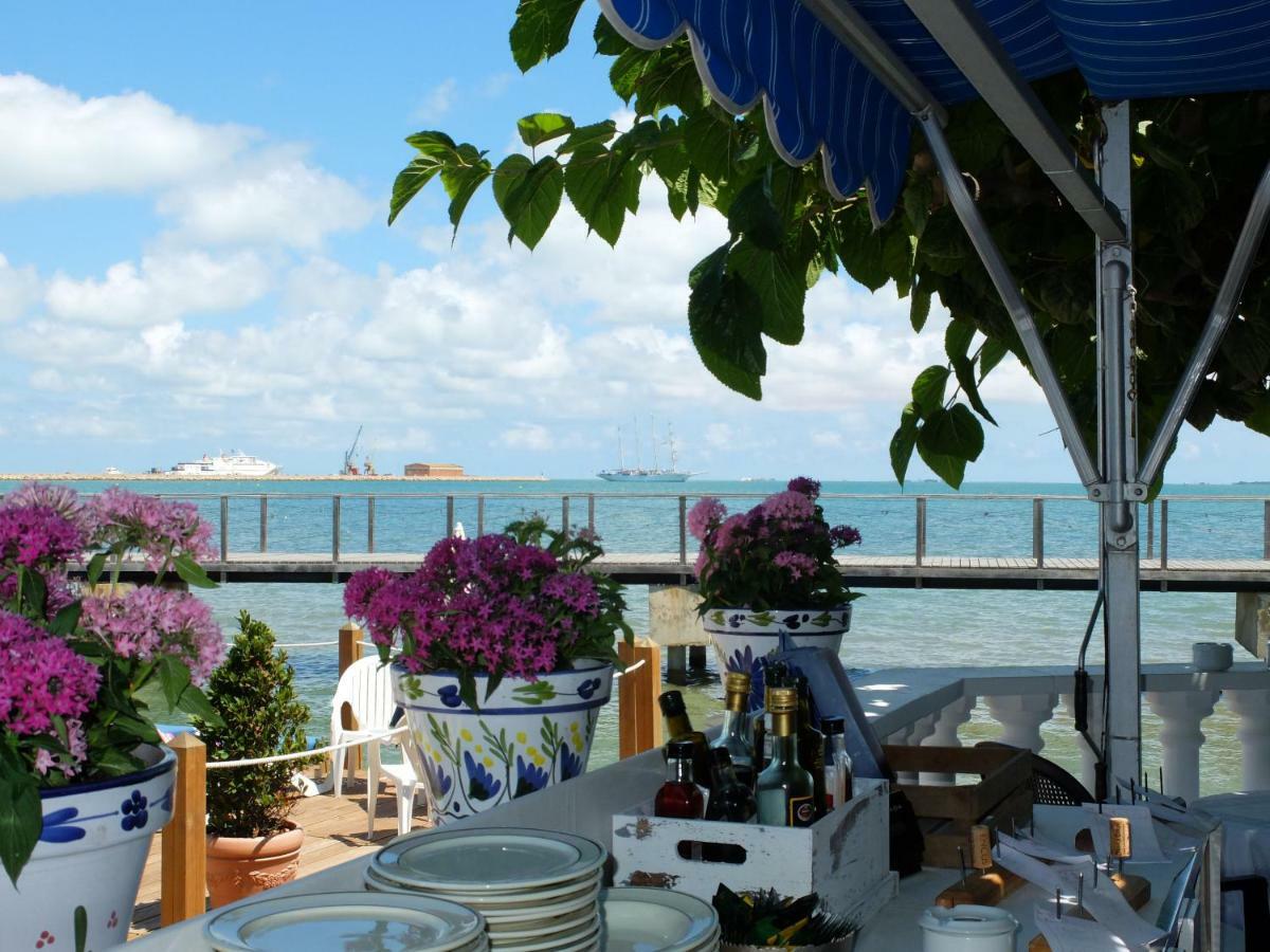 Hotel Restaurant Juanito Platja Sant Carlos de la Ràpita Exterior foto